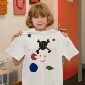 Embellish a T-shirt, ideal for older children and teens